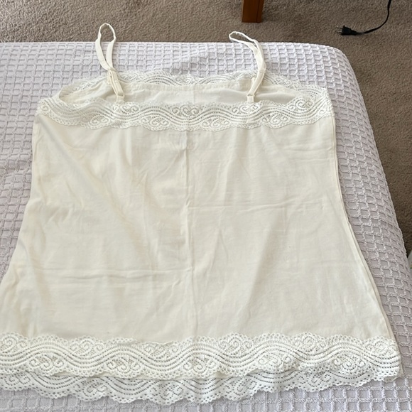 Ann Taylor large camisole cream - Picture 3 of 3